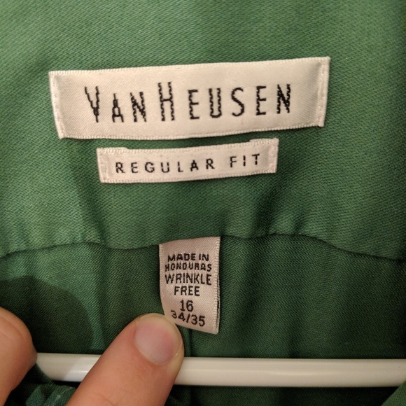 Men's Van Heusen Dress Shirt - Picture 2 of 5